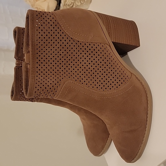 Ankle Boots - Picture 2 of 5